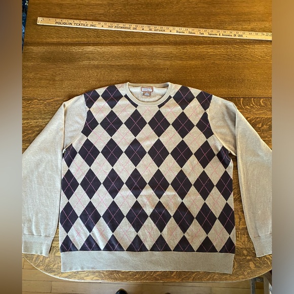 Michael Kors Round neck sweater. - Picture 2 of 10